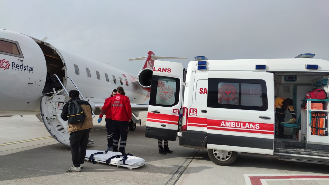 Kalp hastası çocuk ambulans uçakla Van’dan İzmir’e sevk edildi