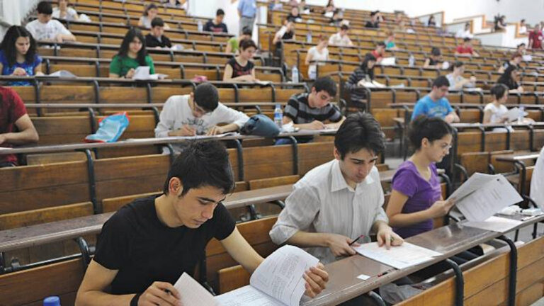 yks-yerlestirme-sonuclari-aciklandi-devlet-universitelerinde-toplam-kontenjanlarin-yuzde-99u-doldu-j1LmJfNa.jpg